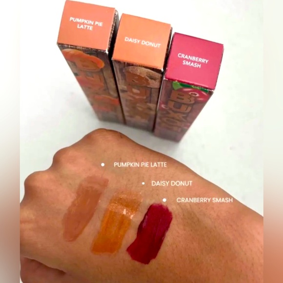 Buxom Full On Plumping Lip Matte- Cranberry Smash - Picture 5 of 6